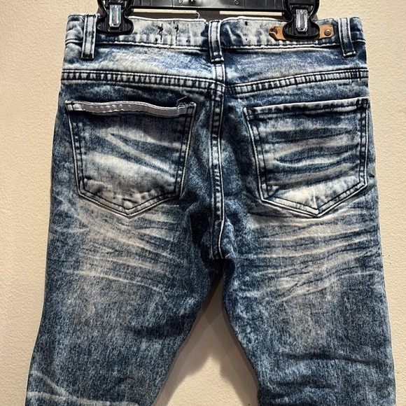 Evolution in Design Distressed Blue Jeans - Picture 3 of 7
